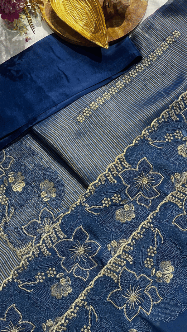 Inayat Unsticthed Zari Work Suit Set